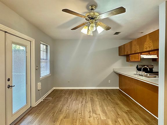 2nd image of 4421 Stratfordshire Ct