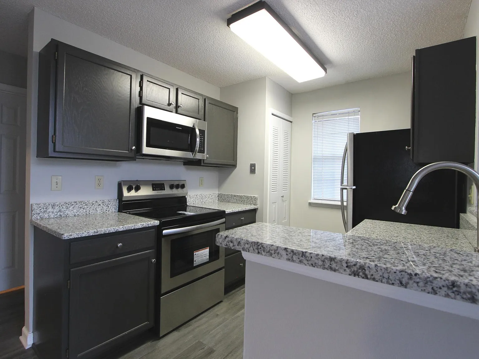 2 bed, 880 sqft, $1,495 — Photo 1