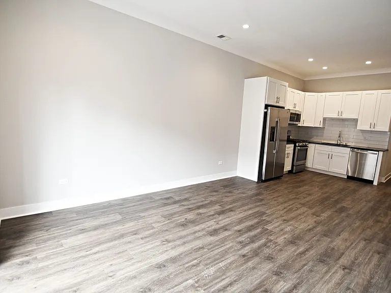 927 W. Irving Park — Photo 27