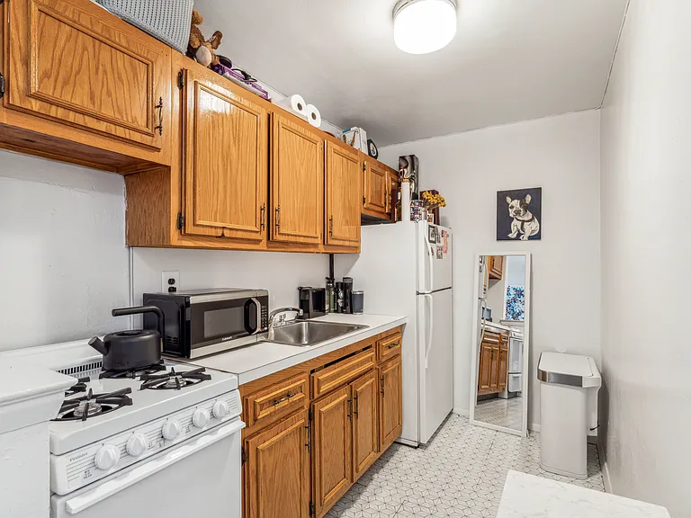 165 Christopher St #5B — Photo 4