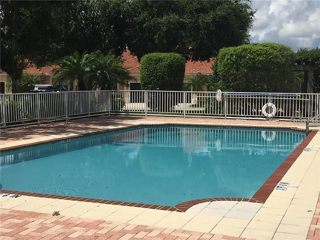 2 bed, 2.0 bath, 1518 sqft, $1,895 — Photo 2