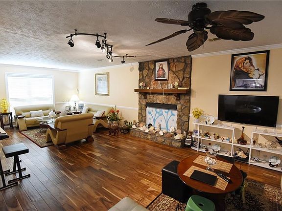 5th image of 6697 Gunstock Ln