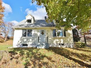 12 Hellbrook Ln, Ulster Park, NY 12487