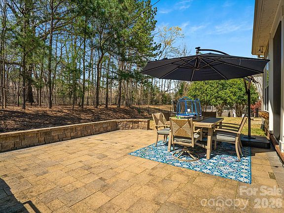 4th image of 567 Quicksilver Trl