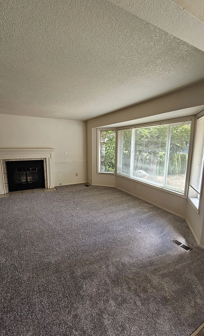 3 bed, 3.0 bath, 1830 sqft, $2,700 — Photo 4