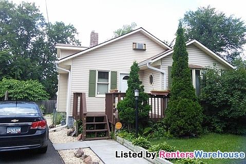1st image of 825 Iroquois Ave