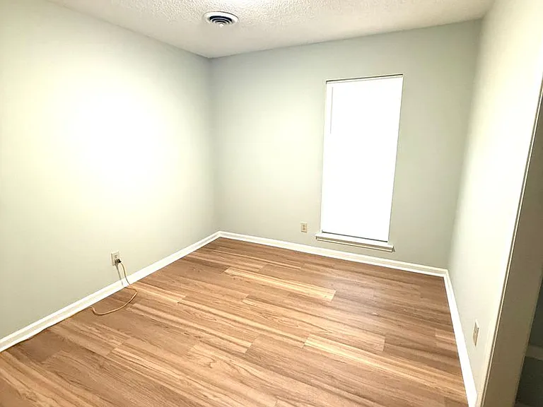 241 Kroy Dr — Photo 11