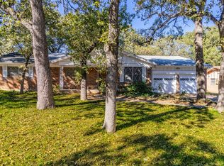 3413 Duer Dr, Forest Hill, TX 76119