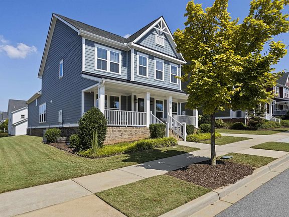 3rd image of 210 Alister Dr