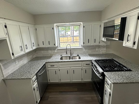 4th image of 3414 Price Ave