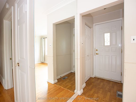 5th image of 1319 Rebecca St