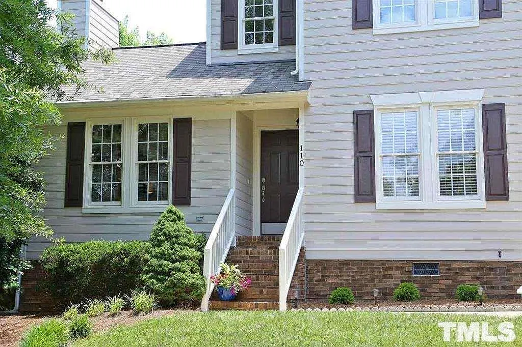 3 bed, 2.5 bath, 1540 sqft, $2,300 — Photo 2