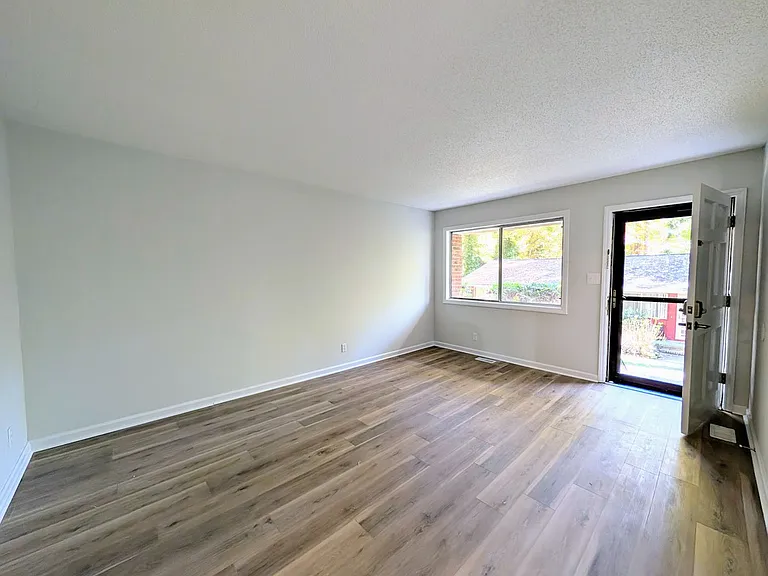 34 N Circle Dr — Photo 4