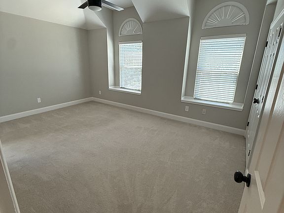 5th image of 638 Saint Andrews Pl