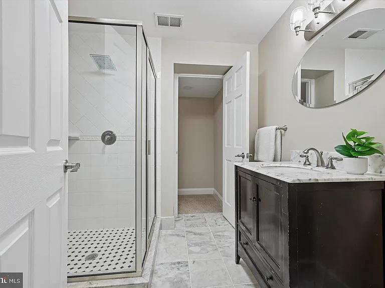 4902 Derussey Pkwy — Photo 87