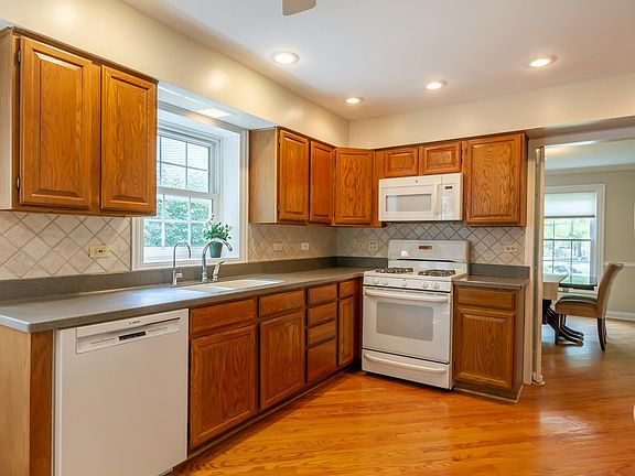 5th image of 755 S Harvard Ct