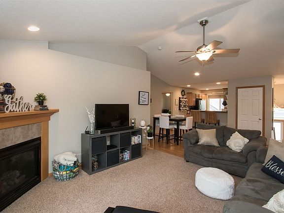 4th image of 1875 Goose Lake Cir
