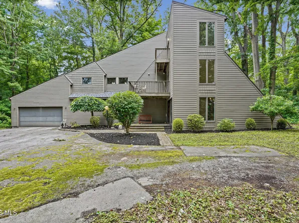 33 Indian Creek Dr, Rudolph, OH 43462