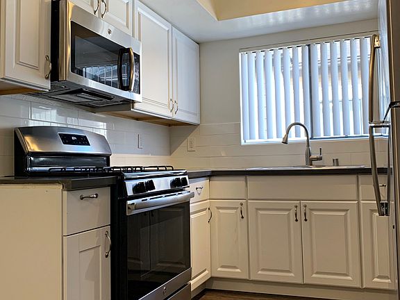 2nd image of 1012 E Acacia Ave APT 214