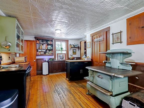 5th image of 16 Francestown Road
