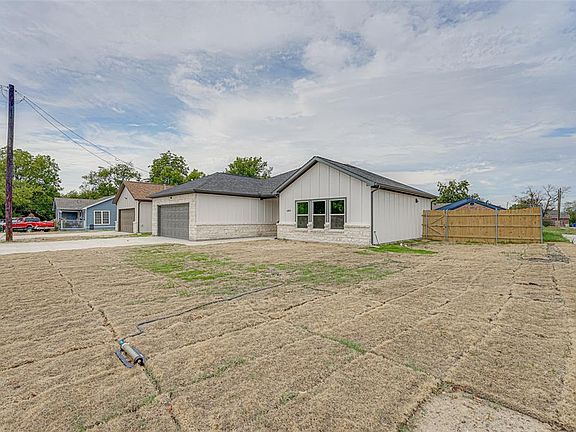 5th image of 2602 College Blvd