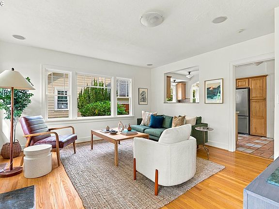 3rd image of 6036 SE 40th Ave