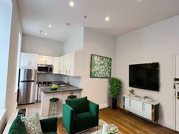 3rd image of 66 Pearl St #209C