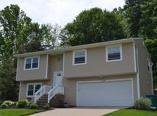 11254 Heritage Dr, Twinsburg, OH 44087