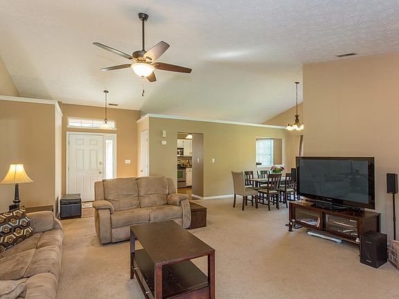 4th image of 11355 Cherry Blossom Dr E