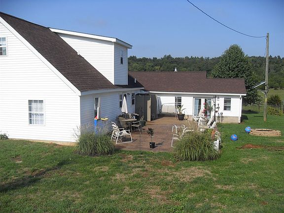 3rd image of 80 Ruth Elaine Dr