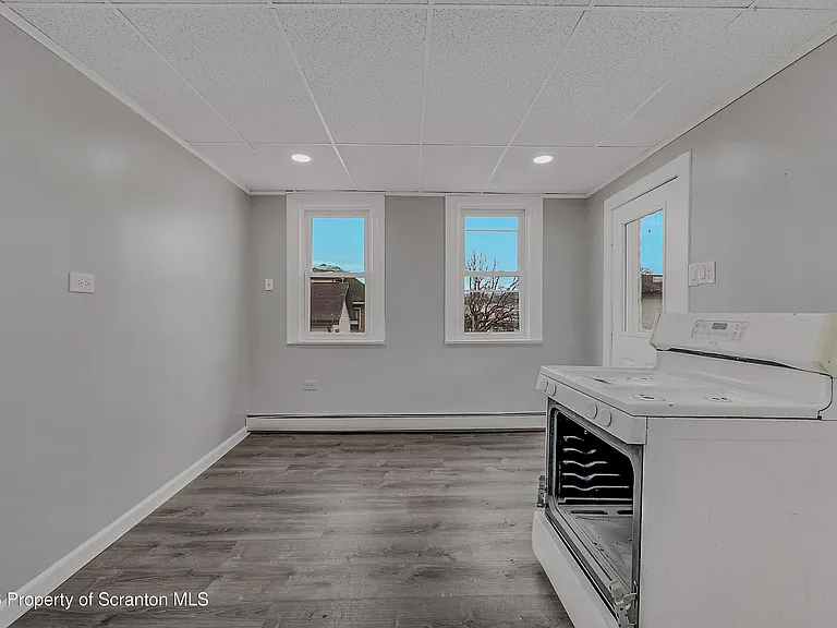 8 Green Ridge St #2 — Photo 16