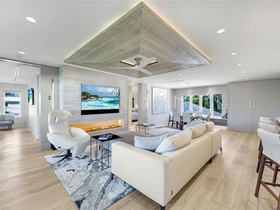 295 5th Ave S, Naples, FL, 34102