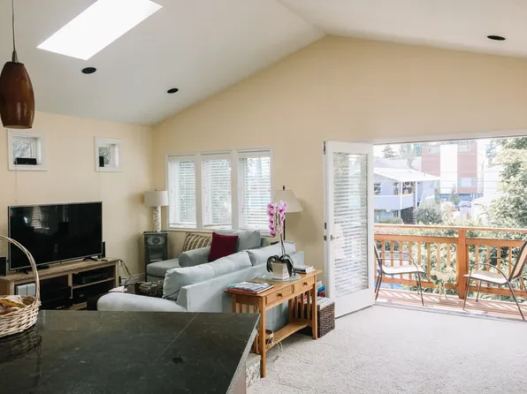 3030 62nd Ave SW, Seattle, WA 98116
