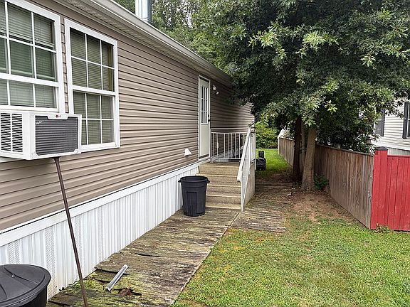 3rd image of 141 Sands Rd
