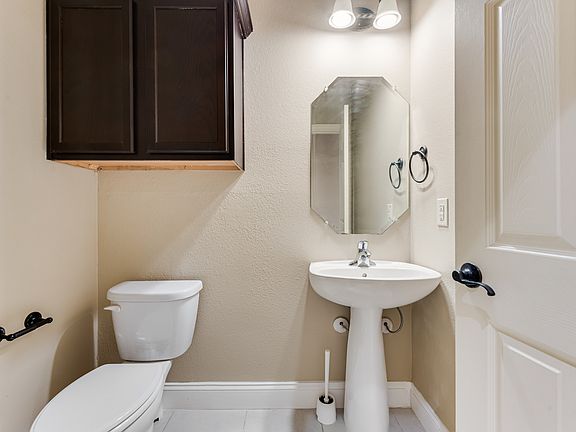 3rd image of 3003 San Martin Dr