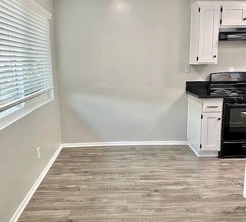 3rd image of 124 S Avenue 52