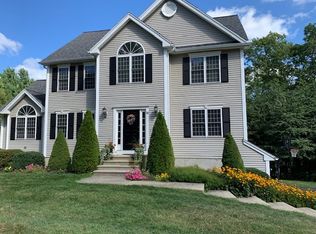 38 Tannery Rd, Sturbridge, MA 01518