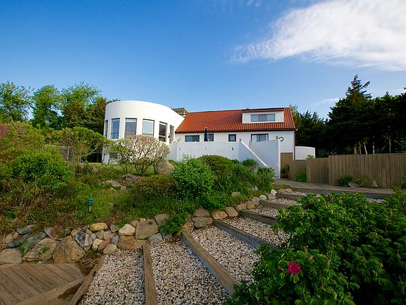 4th image of 8 Pheasant Ln
