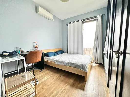 Rented by Pear NYC LLC | media 5