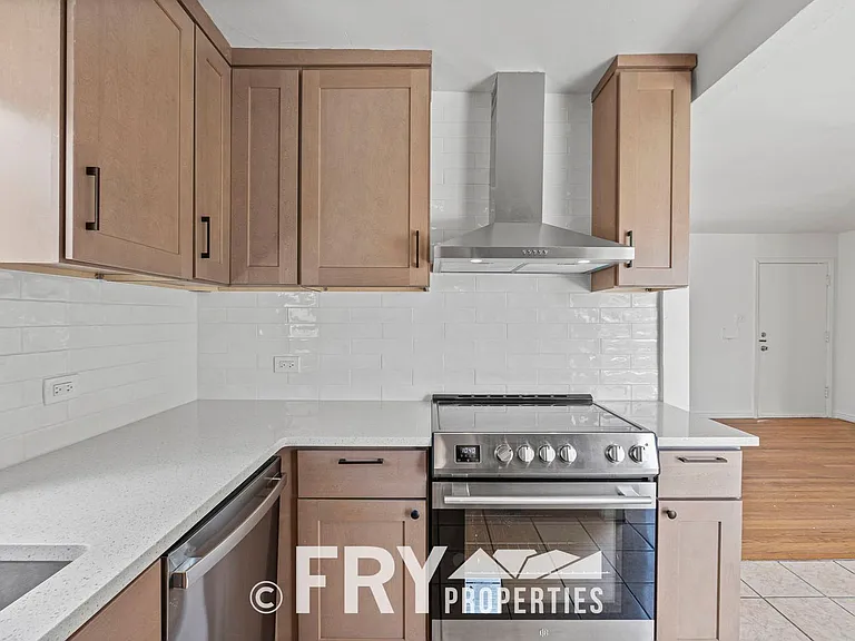 3446 N Adams St — Photo 16