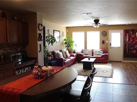 4th image of 529 Jennifer Dr