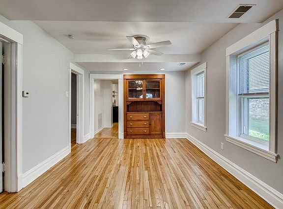 4th image of 2451 N Rockwell St #G