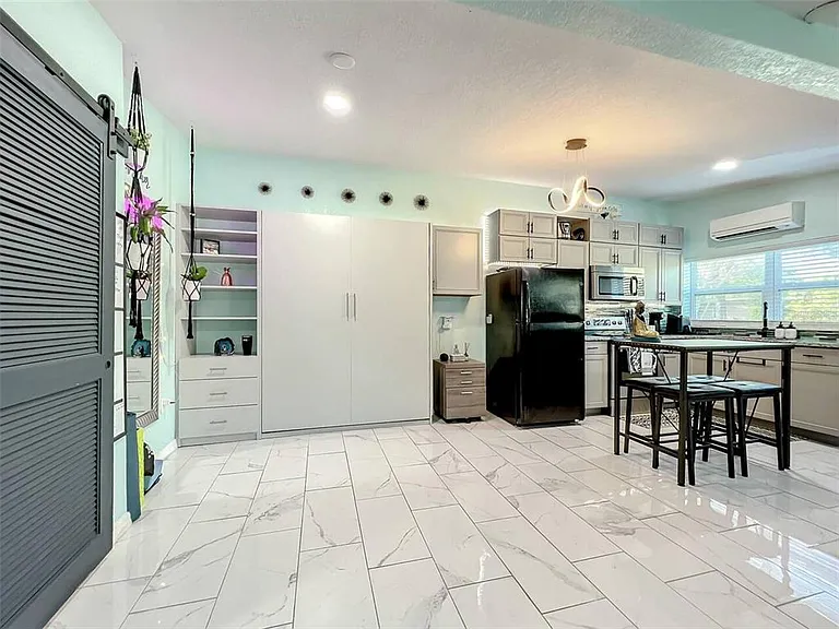 1245 Catalpa Dr #4 — Photo 28