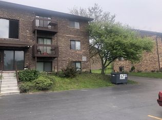 8238 Woodland Dr APT A, Darien, IL 60561