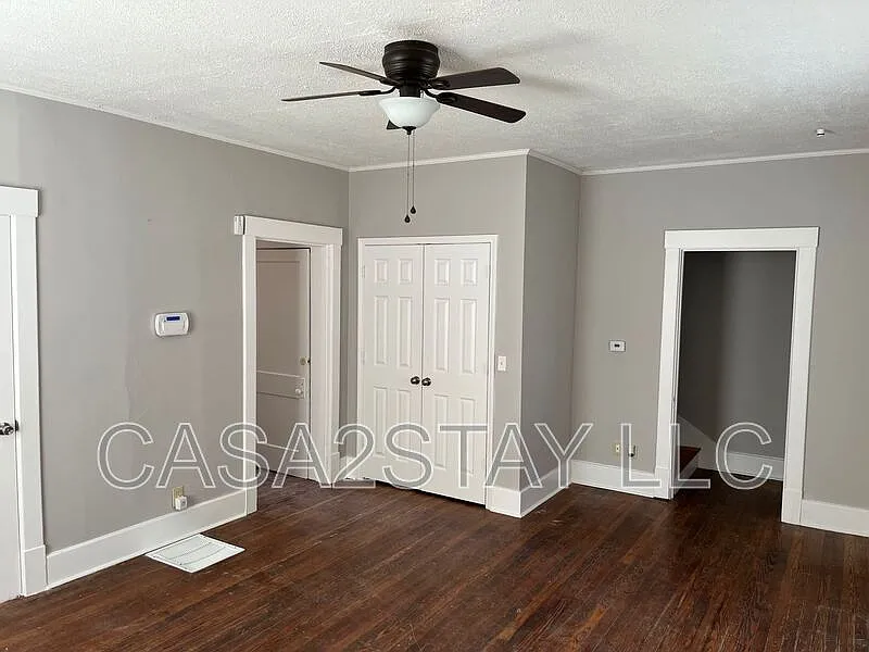3 bed, 2.0 bath, $1,095 — Photo 2