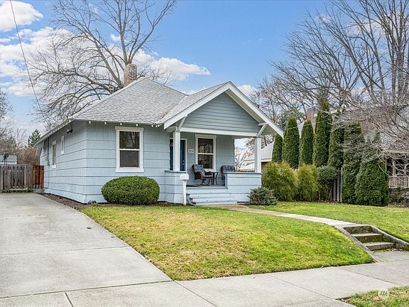 2nd image of 1010 Francis Avenue