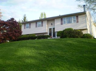 6 Peace Dr, Middletown, NY 10941