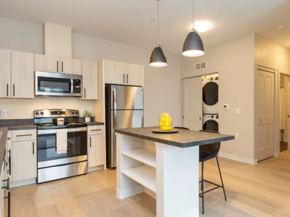 HoM Flats at 28 West