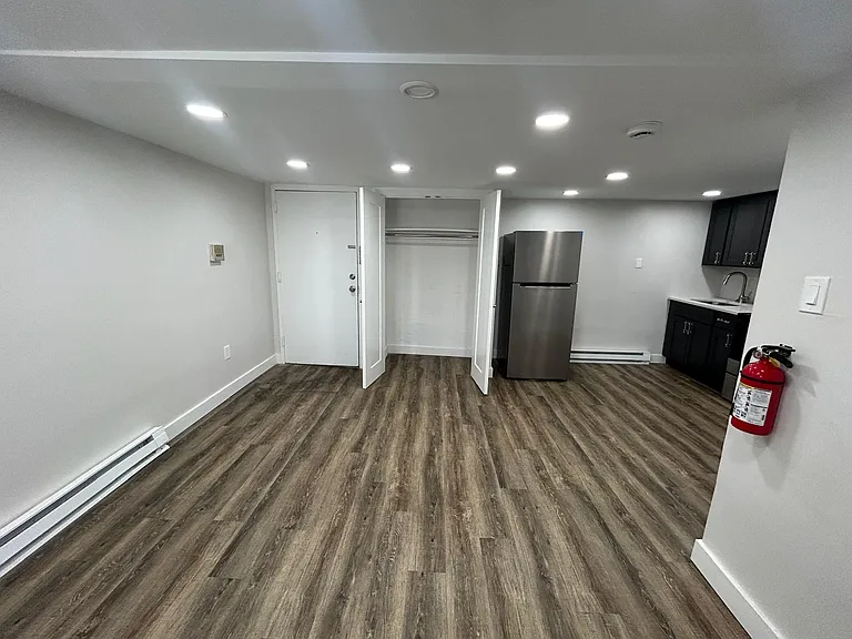 334 S Main St #2E — Photo 6