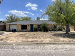 102 Pauline Cir, Del Rio, TX 78840